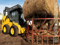 John Deere  · 318 G