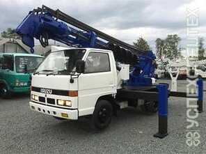Isuzu ·  Elf