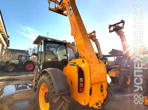 JCB · 541 70