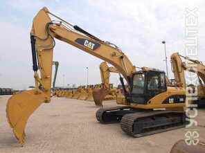 CATERPILLAR  · 320 D