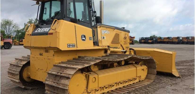 John Deere  · 1050J