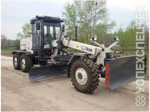 Автогрейдер · Формирует откосы с углом в 90 град