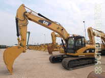 CATERPILLAR  · 320 D
