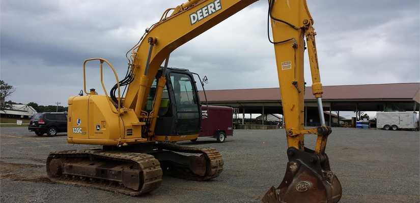 John Deere  · 135C RTS