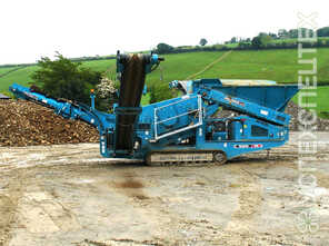 ​Powerscreen  · Warrior 800