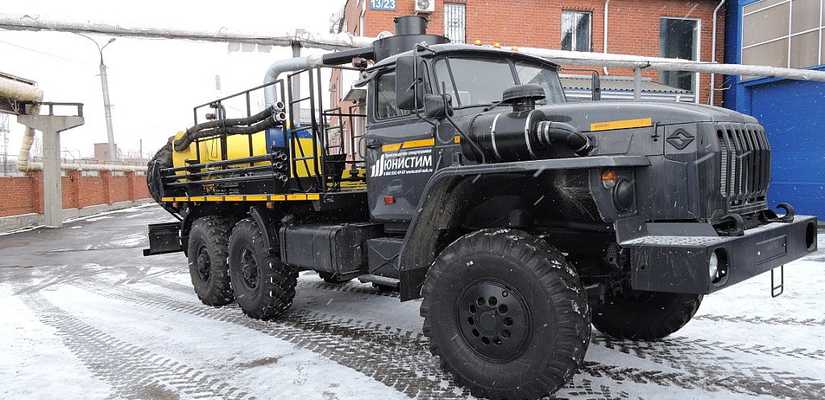 УРАЛ 5557 1151 60 70 · АДПМ 12 150 УЗСТ 6891 08