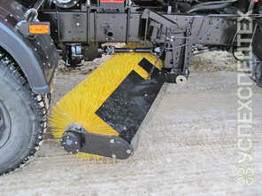 КОММАШ · КО 823