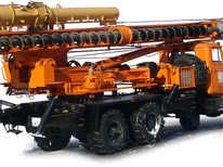 Урал 4320 · БМ-811бурильно-сваебойной машины БМ-811