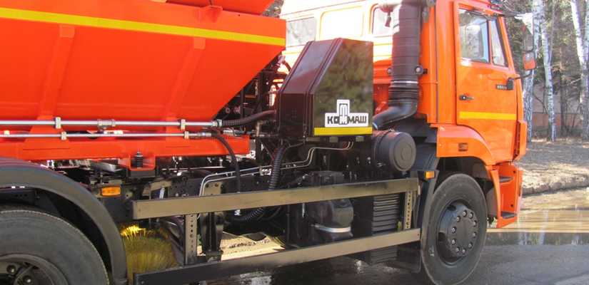 КОММАШ · КО 823