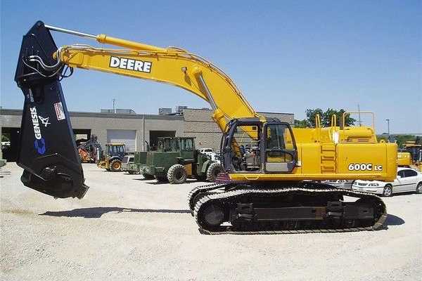 John Deere · 600C LC