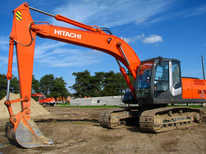 Hitachi ·  ZX 200 