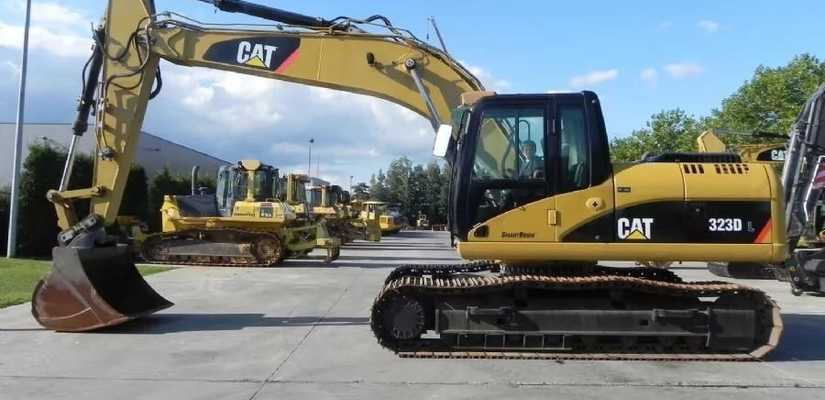 Caterpillar   · 323DL