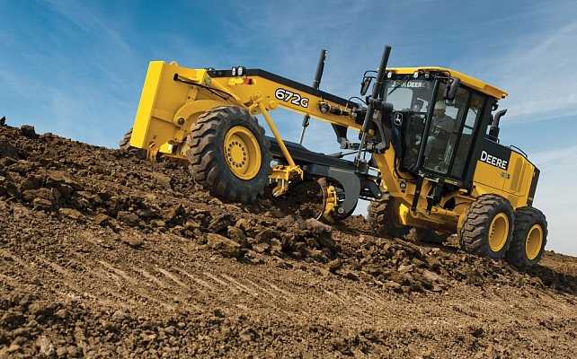 John Deere · 672G