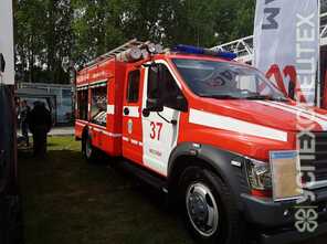 ГАЗ C42R33 · АЦ 1.6-40