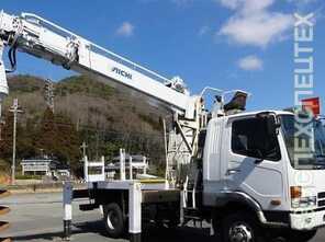 Mitsubishi · Canter