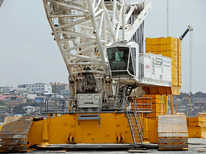 Liebherr  ·  LR 1350