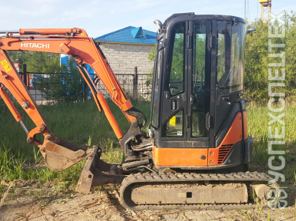 HITACHI · Zx30U-2