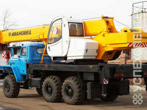 Урал 5557 · Ивановец КС 35714