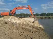 Hitachi  · ZX200 / ZX210