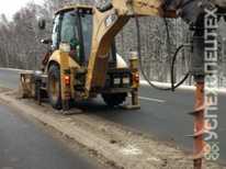 Ямобур на базе экскаватора-погрузчика · 