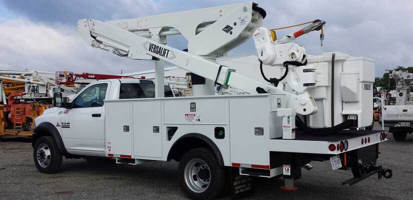 Hyundai · Versalift VO-350-MHI