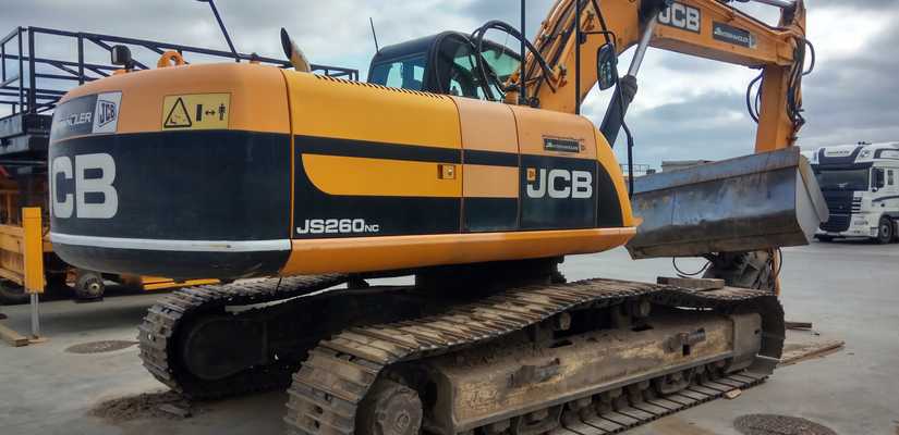 JCB · JS 260