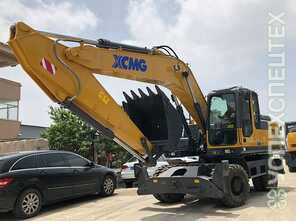 XCMG · XE210W